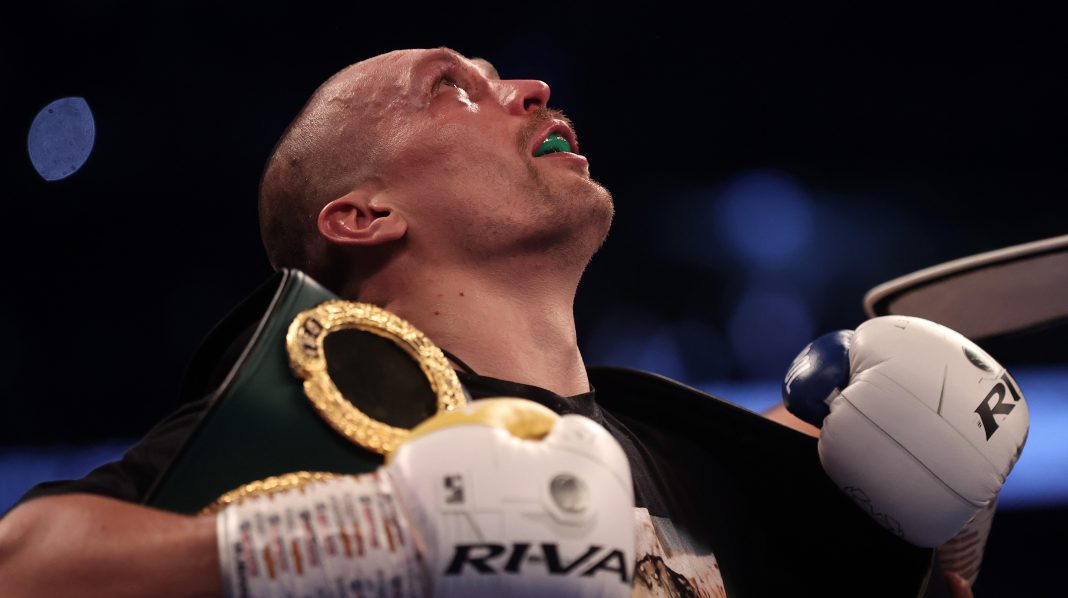 Неочікуваний поворот: президент WBO поділився думками щодо відмови Усика від титулу чемпіона

