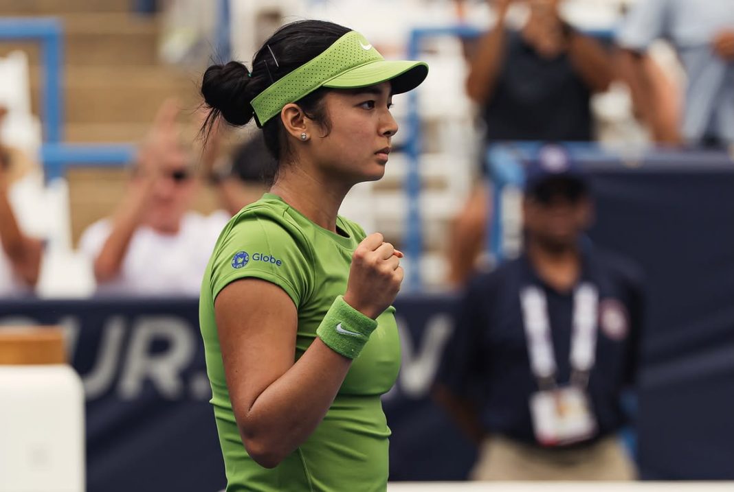 Александра Еала на корті турніру WTA 500 у Вашингтоні