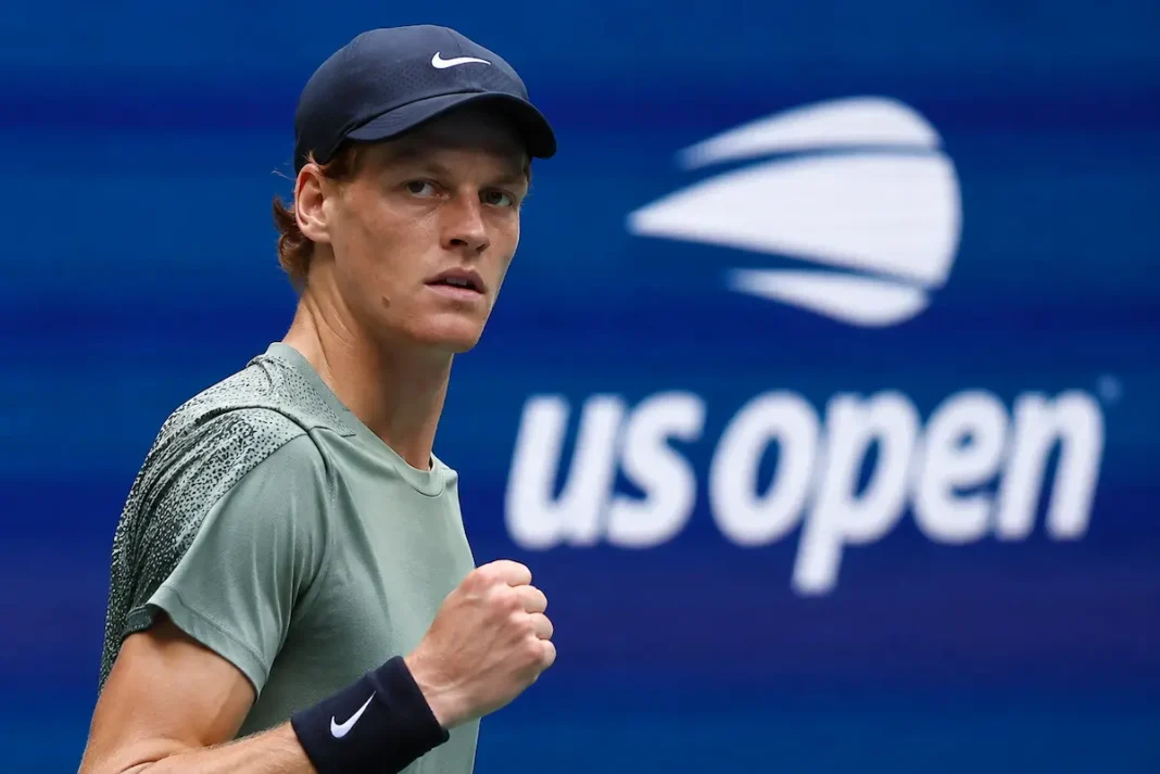 Яннік Сіннер на тенісному корті перед US Open